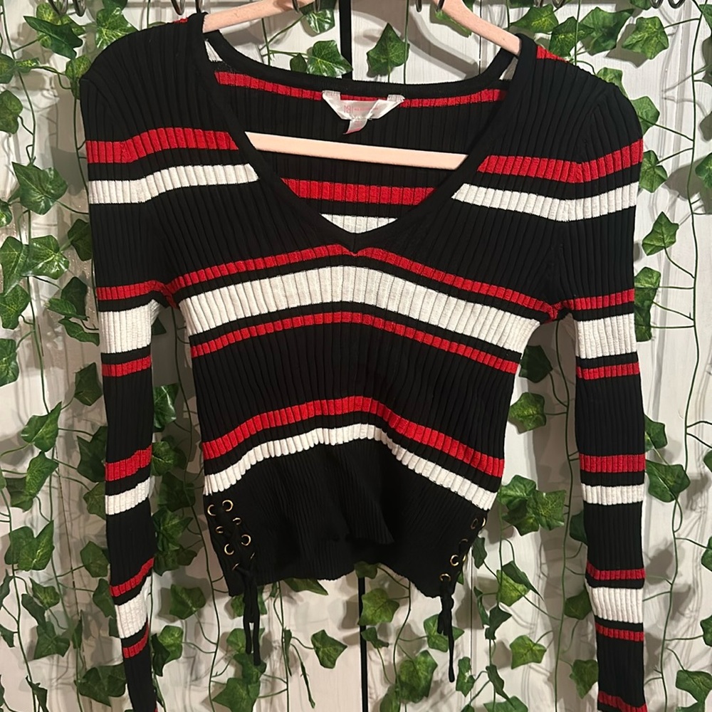 No boundaries top
